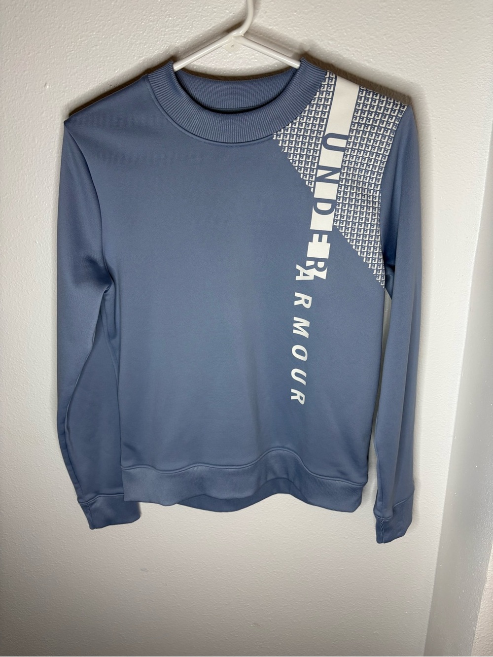 Under Armour Kid’s Blue Crewneck Sweatshirt - S